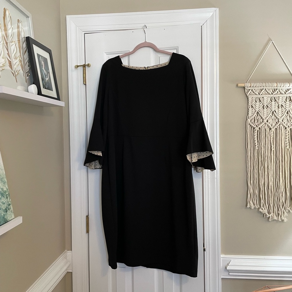 Gabby Skye Women's Plus Size 3/4 Bell Sleeve Round Neck Midi Sheath Dress - 18W